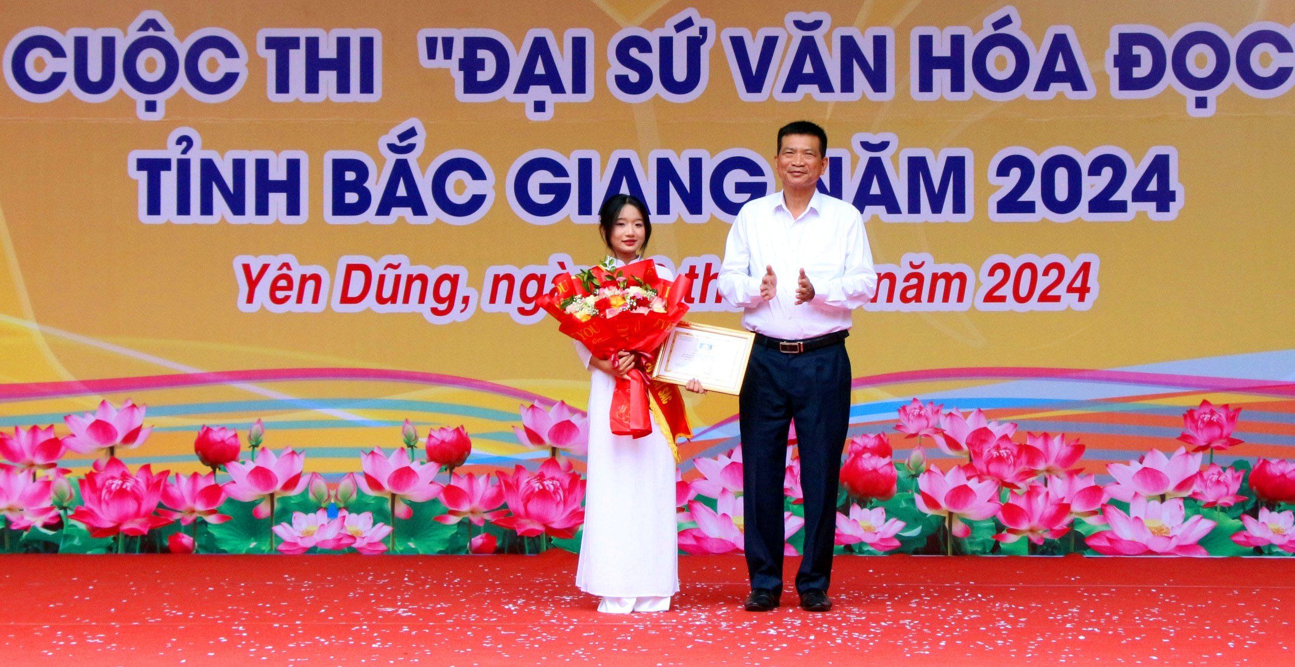 Bắc Giang: Trao giải Đại sứ văn hóa đọc năm 2024